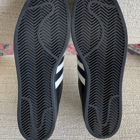 Adidas Black Superstars Men’s 10 - Picture 6 of 7